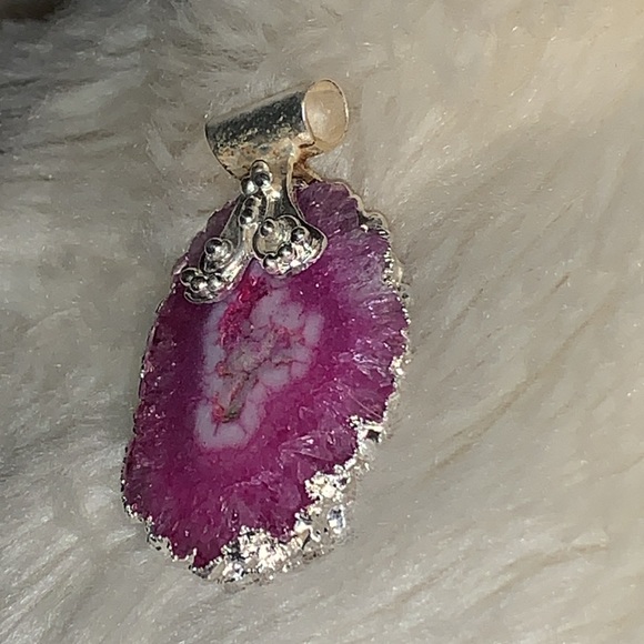 Pink crystal Druzy pendant - Picture 5 of 9